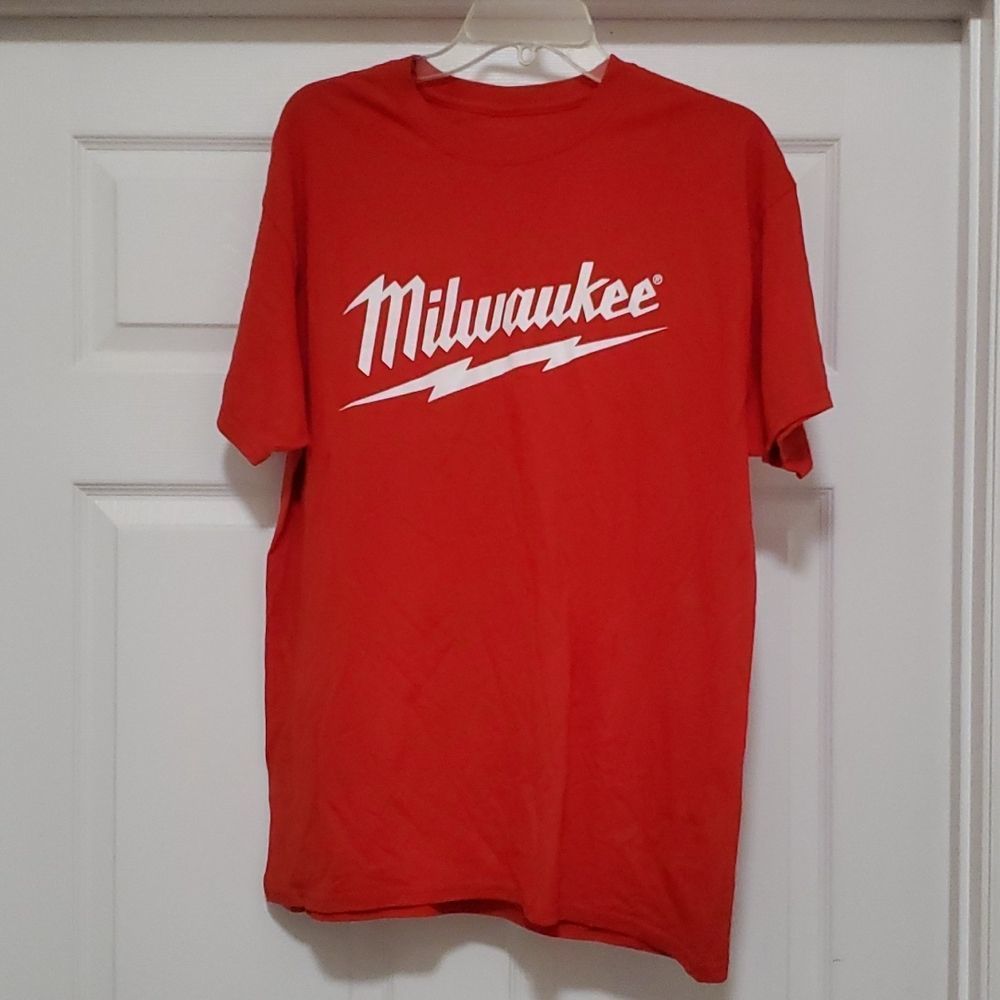 Milwaukee red white men shirt